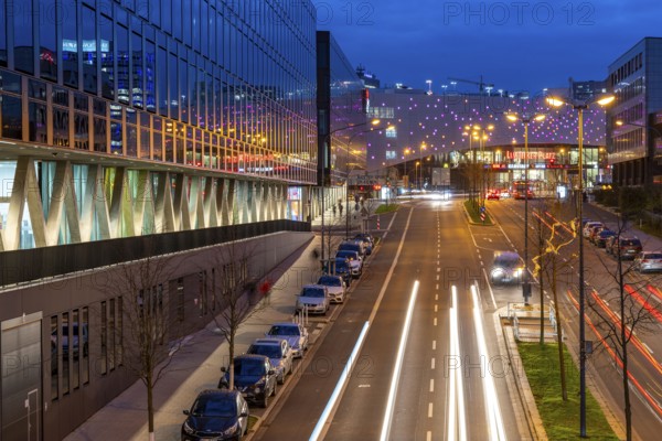 Essen, city centre, Segerothstraße, Limbecker Platz shopping centre, Funke Mediengruppe publishing house, left, Essen, North Rhine-Westphalia, Germany, Europe
