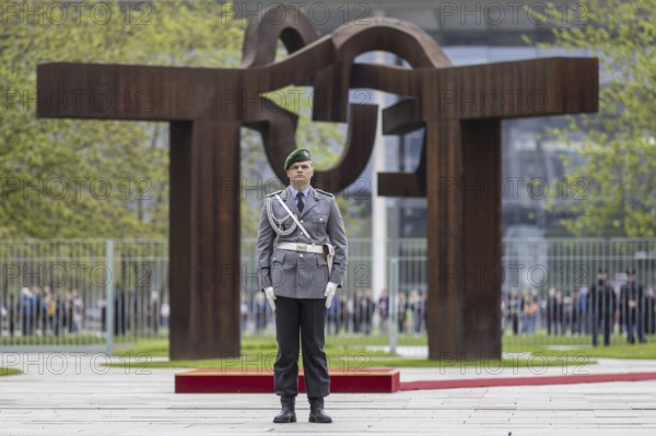 Soldiers from the Bundeswehr Guard Battalion, photographed during a reception with military honours in the courtyard of the Federal Chancellery in Berlin, 12.04.2024