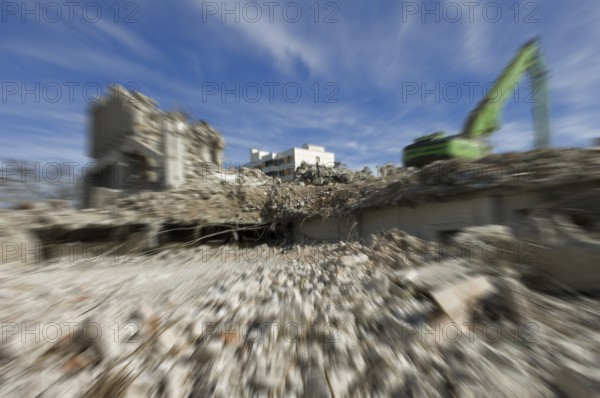 Demolition ruin of the post office Angererstraße 9, theme economic crisis, zoom effect, Munich, Bavaria, Germany, Europe
