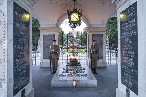 Tomb of the Unknown Soldier, Plac Marszalka Jozefa Pilsudskiego, Warsaw, Mazovian Voivodeship, Poland, Europe