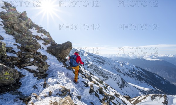 Ski tourers on the Mitterzeigerkogel, mountains in winter, Sellraintal, Kühtai, Tyrol, Austria, Europe