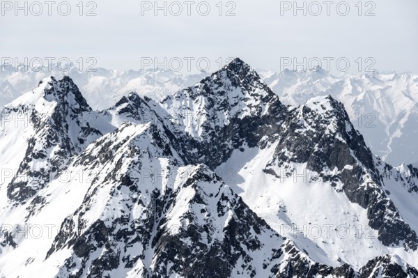 Peaks and mountains in winter, Sellraintal, Stubai Alps, Kühtai, Tyrol, Austria, Europe