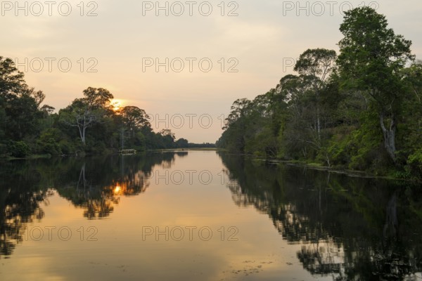 Lake, Angkor Thom, sunset, Angkor Wat, Angkor, UNESCO World Heritage Site, Siem Reap, Cambodia, Indochina, Southeast Asia, Asia