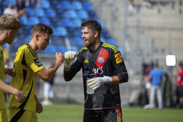 Football 3rd division, season 2024/25, matchday 4: Waldhof Mannheim against 1. FC Saarbrücken. Picture: Joy for Saarbrücken goalkeeper Phillip Menzel after the 1:0 victory in Mannheim