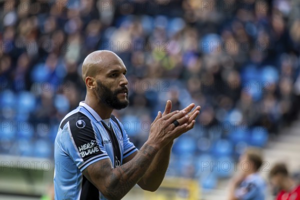 Football 3rd division, season 2024/25, matchday 15: Waldhof Mannheim vs Hannover 96 II. Picture: Terrence Boyd (13, Mannheim)