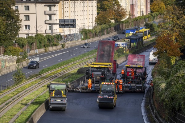 New whisper asphalt surface for the A40 motorway, in the city of Essen, direction Dortmund, 95, 000 square metres of porous asphalt will be laid over a distance of around 6 km, the motorway will be closed for 1 week, North Rhine-Westphalia, Germany, Europe
