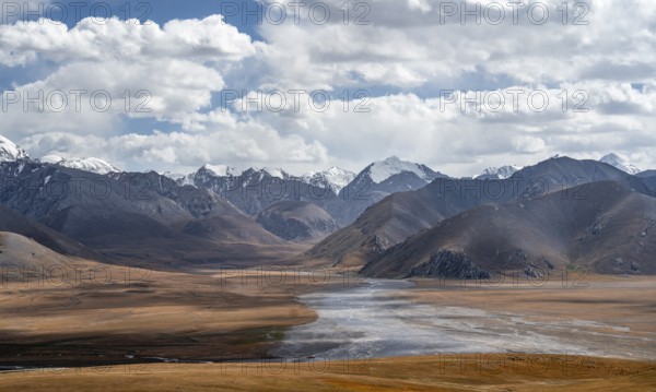 Mountains and plateau, Ak Shyrak Mountains, near Kumtor, Kara-Say, Tian Shan, Kyrgyzstan, Asia
