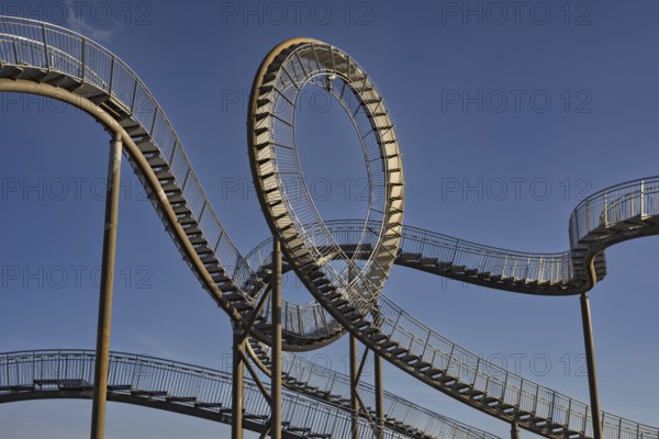 Landmark Tiger & Turtle Magic Mountain by Heike Mutter and Ulrich Genth, walk-in sculpture in the form of a rollercoaster, on the Heinrich-Hildebrand-Höhe spoil tip, Angerpark, Duisburg, North Rhine-Westphalia, Germany, Europe