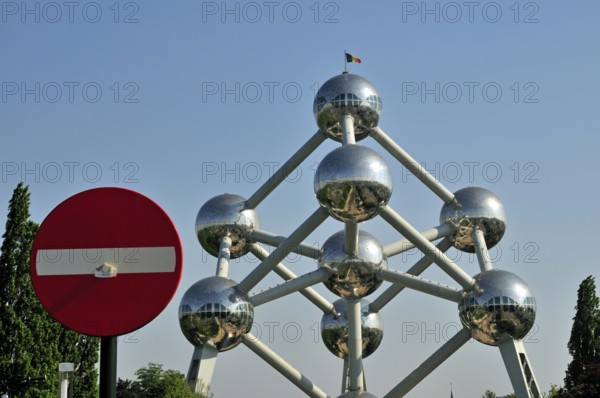 Atomium, built in 1958 for the World Exhibition, uses nine atoms to represent the body-centred cubic elementary cell of an iron crystal structure magnified 165 billion times, Brussels, Belgium, Europe