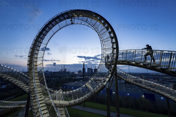 Hüttenwerke Krupp-Mannesmann, HKM in Duisburg-Hüttenheim, coking plant and 2 blast furnaces, sintering plant and power station, Tiger & Turtle landmark, Magic Mountain, walk-in sculpture in the form of a roller coaster on the Heinrich-Hildebrand-Höhe slag heap, North Rhine-Westphalia, Germany, Europe