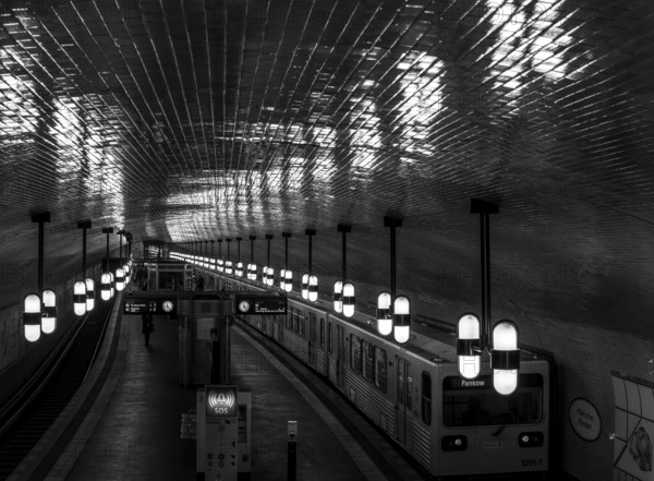 Black and white photograph, interior shot, Märkisches Museum underground station, Berlin, Germany, Europe