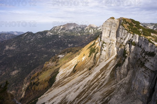 View from the Loser to the Greimuth and Bräuningszinken mountains. Autumn, sun and clouds. Altaussee, Bad Aussee, Ausseer Land, Totes Gebirge, Styria, Upper Austria, Austria, Europe