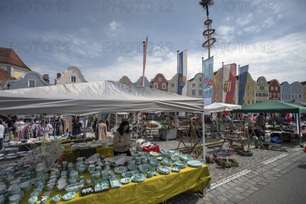 Flea market on the Upper Town Square, Schärding, Upper Austria, Austria, Europe