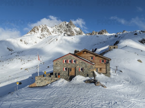 SAC Alpine Club hut in winter, Chamanna d'Es-cha, Pitz Blaisun, Albula Alps, Grisons, Switzerland, Europe