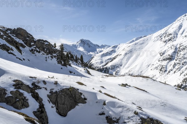 Mountain landscape with snow, ascent to Grialetsch Scharte, Grisons Haute Route, Albula Alps, Rhaetian Alps, Grisons, Switzerland, Europe