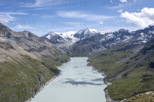 Picturesque mountain landscape, view of a blue mountain lake, Lac des Dix reservoir, behind mountain peak Mont Blanc de Cheilon, Hérménence, Valais Alps, Valais, Switzerland, Europe