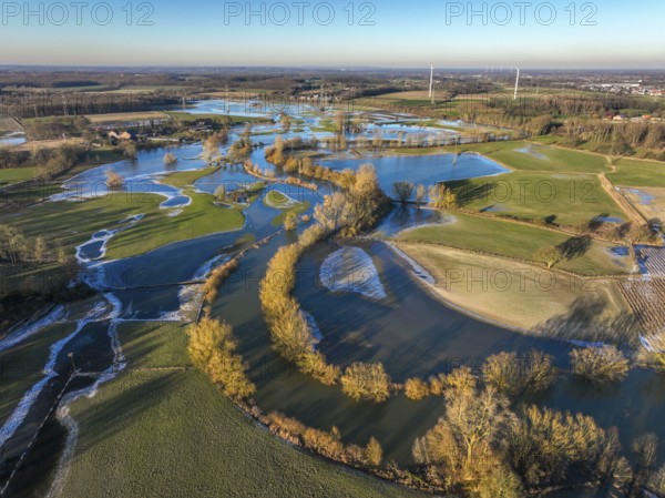 Selm, North Rhine-Westphalia, Germany, flood on the Lippe, river in the Ruhr area, the fields, the agricultural land of the farmers next to the watercourse are flooded, serve as retention areas, flood areas for flood protection, Europe