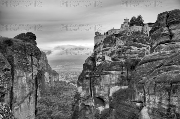 Monastery of Varlaam, Metéora Monasteries, Kalambaka, black and white, Trikala, Thessaly, Greece, Europe