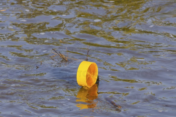 A weather-determining low-pressure system is moving from northern Italy on a so-called Vb track via Austria and the Czech Republic to Poland, bringing very humid air with it. This will also lead to flooding in the Elbe in Saxony. On 18.9.24, the level of the Elbe in Dresden is 6.06 metres. A traffic barge sinks in the floods, Elbe floods in Dresden, Dresden, Saxony, Germany, Europe