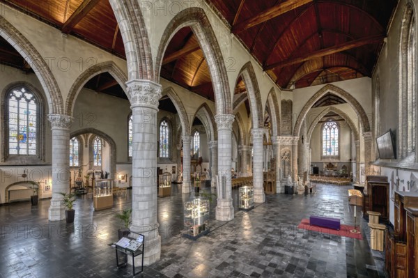 Our Lady Church, Central nave and chapels, Nieuwpoort, West Flanders, Belgium, Europe