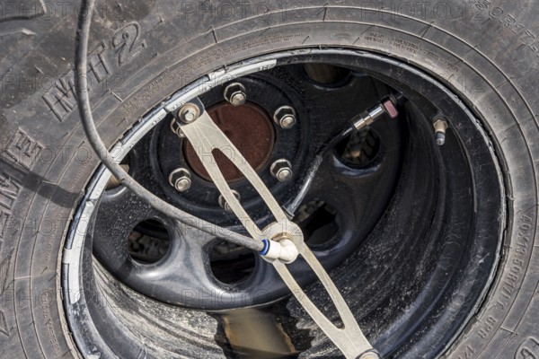 4x4 jeep with system for adjusting the tire pressure while driving, Iceland, Europe