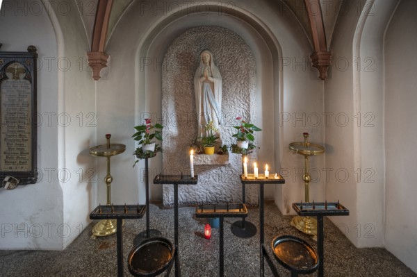 Marian altar with sacrificial candles in the neo-Gothic Basilica of Our Lady, built between 1892 and 94, Kulmbach, Upper Franconia, Bavaria, Germany, Europe