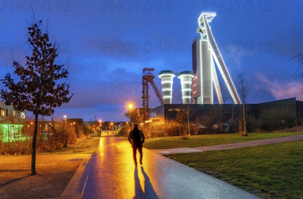 Shaft of the former Schlägel & Eisen coal mine, shaft 3/4/7, Herten, North Rhine-Westphalia, Germany, Shaft of the former Schlägel & Eisen coal mine, shaft 3/4/7, illumination, illumination of shaft 4, Herten, North Rhine-Westphalia, Germany, Europe
