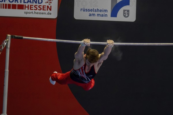 Olympic qualification in apparatus gymnastics in Rüsselsheim Picture: Leonard Prügel on the high bar