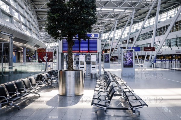 Deserted departure hall at Düsseldorf Airport in times of the corona pandemic, Düsseldorf, North Rhine-Westphalia, Germany, Europe