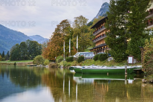 Hintersee in autumn colours, Ramsau, Berchtesgaden National Park, Berchtesgadener Land district, Upper Bavaria, Bavaria, Germany, Europe