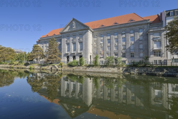 Federal Ministry of Defence, Landwehrkanal, Reichpietschufer, Tiergarten, Mitte, Berlin, Germany, Europe