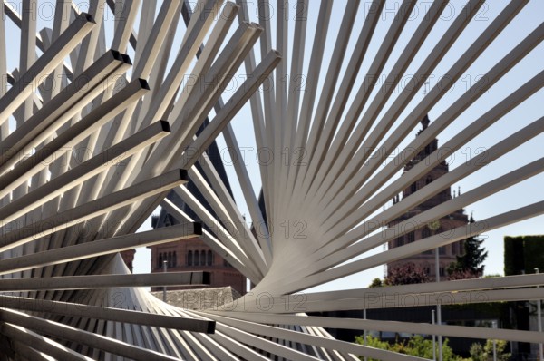 Sculpture Lebenskraft by the Spanish sculptor and draughtsman Andreu Alfaro on Jockel-Fuchs-Platz, Mainz, Rhineland-Palatinate, Germany, Europe