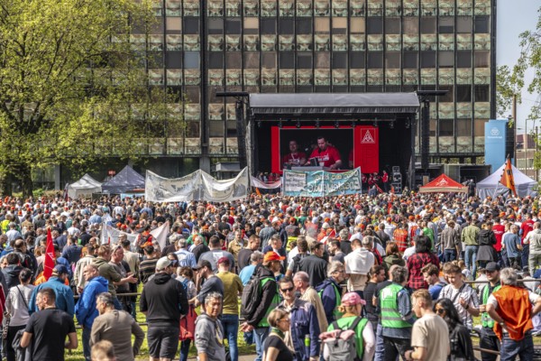 Demonstration by many thousands of steelworkers in front of the headquarters of ThyssenKrupp Steel Europe in Duisburg against massive job cuts following the participation of a foreign investor in the company, Duisburg North Rhine-Westphalia, Germany, Europe