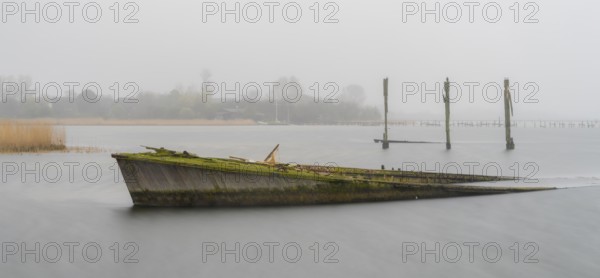 Long exposure, ship's bow in the Bodden, Dranske, Rügen, Mecklenburg-Western Pomerania, Germany, Europe