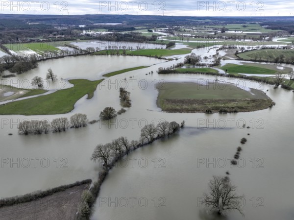Haltern am See, North Rhine-Westphalia, Germany, floods on the Lippe, river in the Ruhr area, the fields, the agricultural land of the farmers next to the watercourse are flooded, serve as retention areas, flood areas for flood protection, Europe