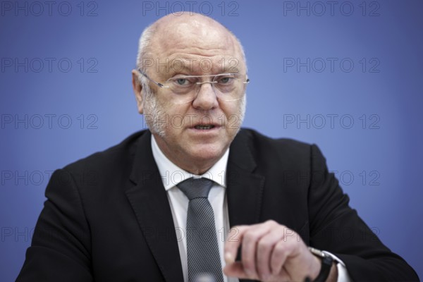 Ulrich Schneider, Managing Director of Der Paritätische Gesamtverband, at a press conference on the topic of poverty in inflation: Paritätischer Verband presents report on poverty trends in Germany at the Federal Press Conference. Berlin, 26 March 2024