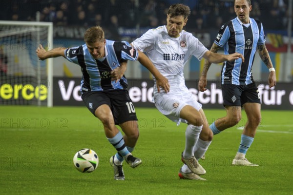 Football 3rd division, season 2024/25, matchday 12: Waldhof Mannheim against SV Wehen-Wiesbaden. On the ball: Martin Kobylanski (10, Mannheim)