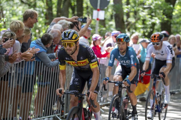 Lidl Deutschland Tour 2024 (cycling), 4th stage and last stage From Annweiler am Trifels to Saarbrücken (182, 7 KM) . Image: Arrival at the Kalmit, the highest mountain in the Palatinate Forest