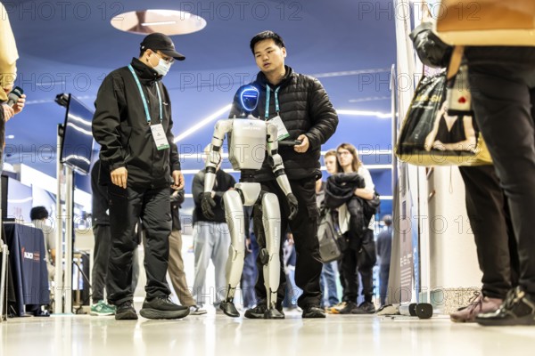 Unitree H1, H1-2, the first humanoid robot from the Chinese company Unitree. European Robotics Forum (ERF) in Stuttgart. The networking event brings together science, researchers and companies. This year's focus is on synergies between robotics and artificial intelligence. Stuttgart, Baden-Württemberg, Germany, Europe