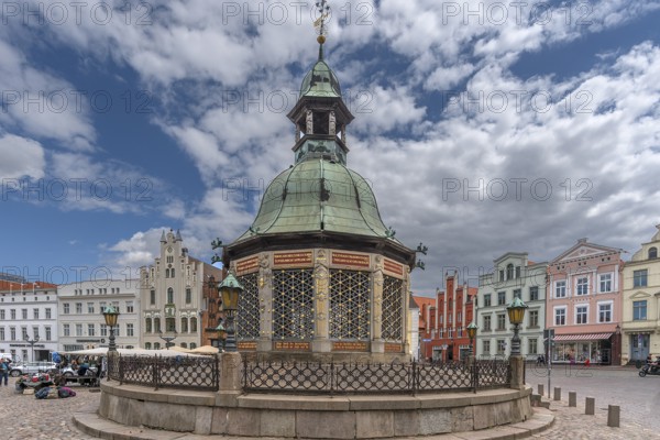 Wismar waterworks on the market square, built in 1602, Wismar, Mecklenburg-Western Pomerania, Germany, Europe
