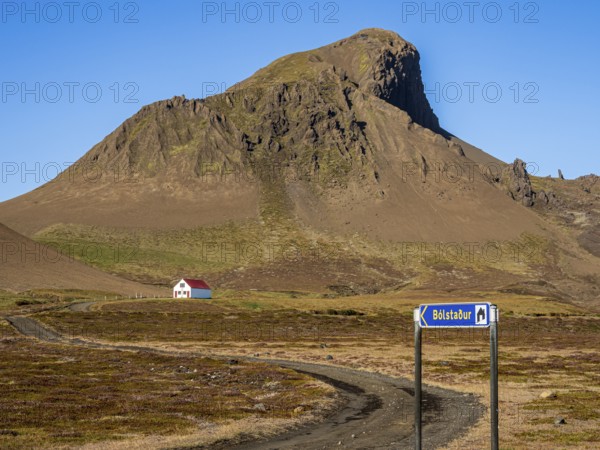 Mountain cabin Bolstadur, Einhyrningar (unicorn) mountain, road F261 Öldufellsleid, Iceland, Europe