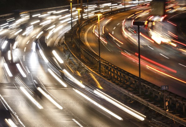 Heavy traffic on the A100 motorway, Berlin, 23.11.2020