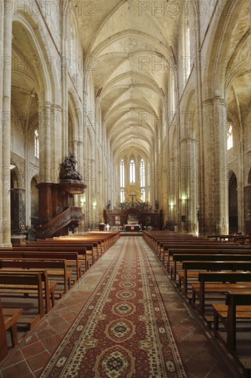 Interior view of the Gothic Ste-Marie-Madeleine built in 1532, pulpit, Saint-Maximin-la-Sainte-Baume, St, Ste, Var, Provence, France, Europe