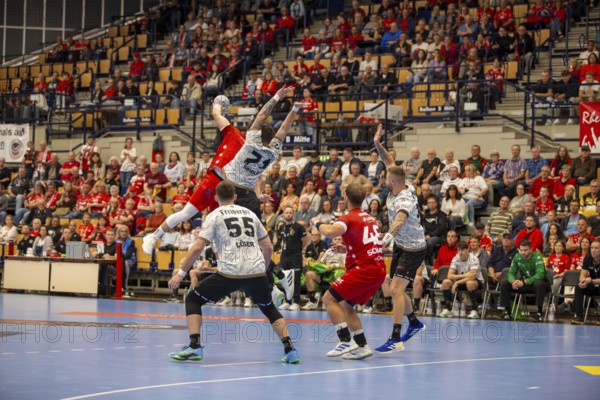 11.09.2024, 2nd HBL (German Handball League), Matchday 7 (early game) : Eulen Ludwigshafen against HC Elbflorenz 2006. on the ball: Mex Raguse (8, Ludwigshafen)