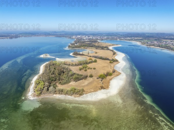 Aerial view of the Mettnau peninsula at low tide with shallows, danger to shipping traffic, Markelfinger Winkel on the right, Lake Zell on the left, Radolfzell on Lake Constance, Constance district, Baden-Württemberg, Germany, Europe
