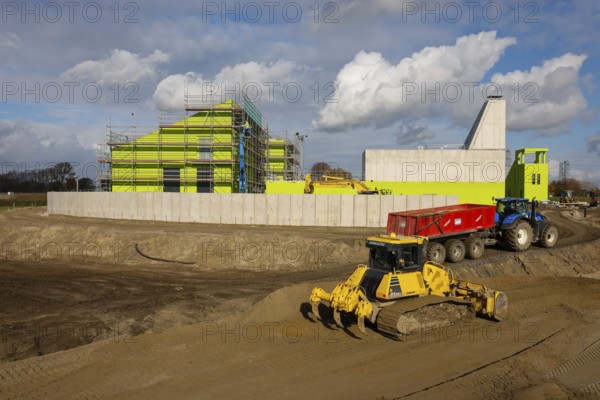 28.10.2020, Oberhausen, Ruhr area, North Rhine-Westphalia, Germany - Emscher conversion, new Emscher AKE sewer, here the new Oberhausen pumping station, the ecological conversion of the Emscher system consists of the construction of a central wastewater treatment system in the Ruhr area, the construction of sewers and the renaturation of the Emscher and its tributaries 00X201028D005CARO (MODEL RELEASE: NO, PROPERTY RELEASE: NO (c) caro images / Rupert Oberhaeuser, http://www.caro-images.com, info@caro-images.com - If the photo is used for purposes other than journalism, please contact the agency - any use of the photo is subject to a fee)