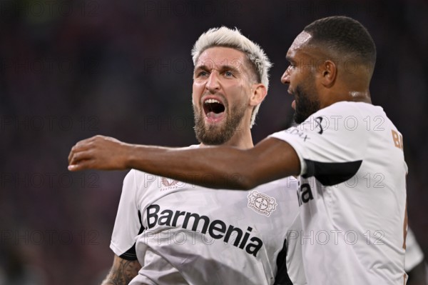 Goal celebration Robert Andrich Bayer 04 Leverkusen (08) with Jonathan Tah Bayer 04 Leverkusen (04) Allianz Arena, Munich, Bavaria, Germany, Europe