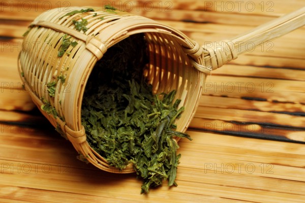 Bamboo strainer with Sencha tea, green tea, green tea, tea strainer, brewed