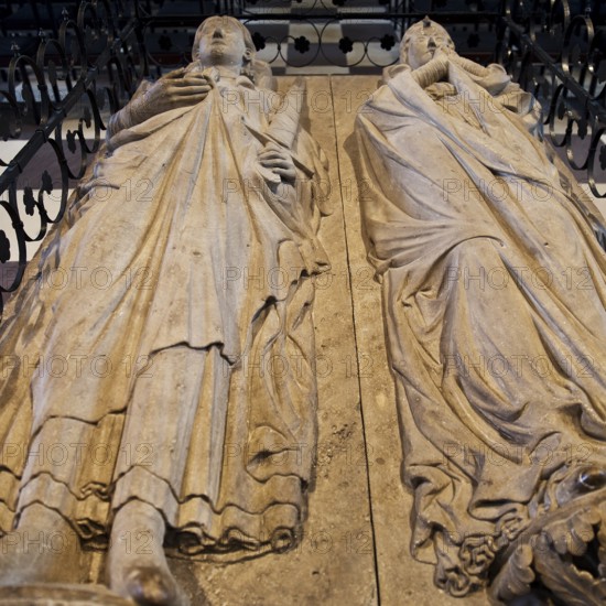 Tomb of Henry the Lion and Mathilde Plantagenet in the cathedral, Cathedral Church of St Blasii in Braunschweig, Lower Saxony, Germany, Europe