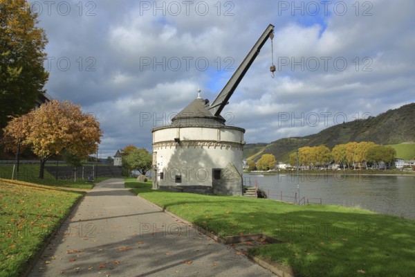 Old crane on the banks of the Rhine, historical, crane, Andernach, Rhineland-Palatinate, Upper Middle Rhine Valley, Germany, Europe